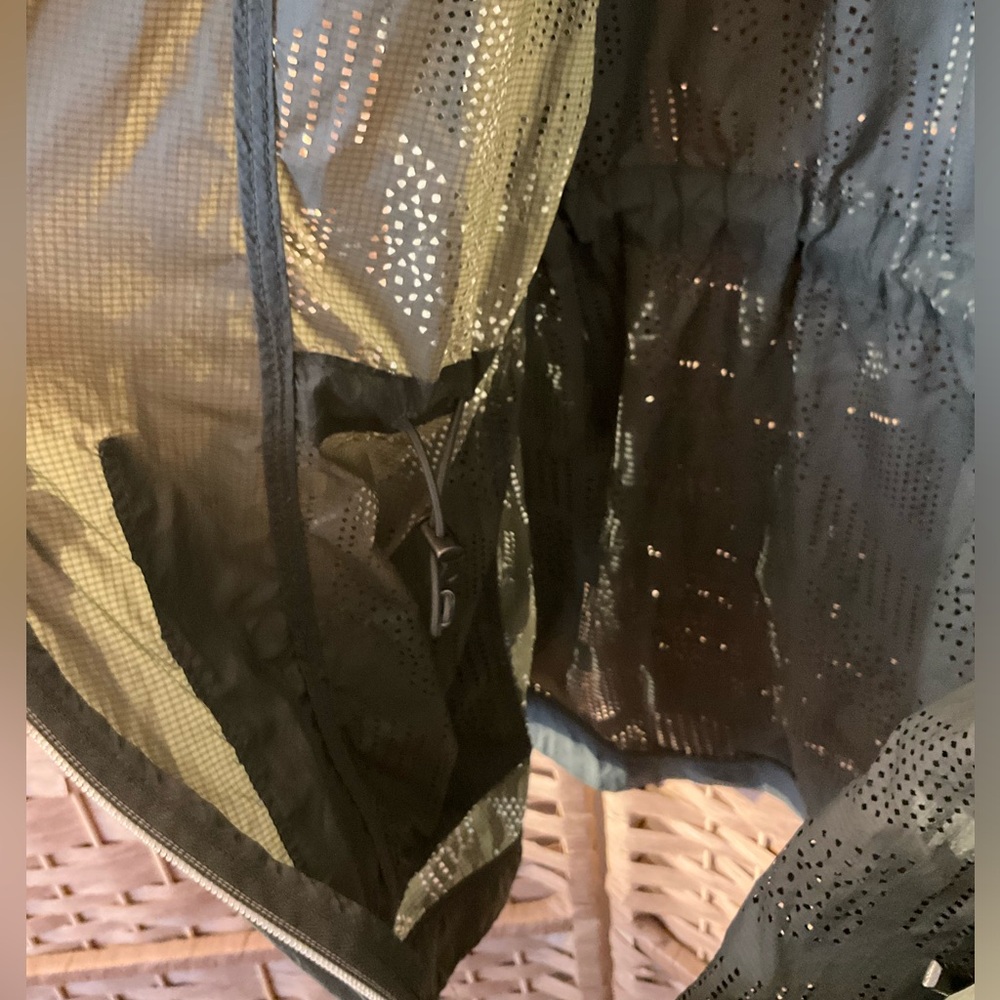 Athleta Packable Windbreaker - image 6